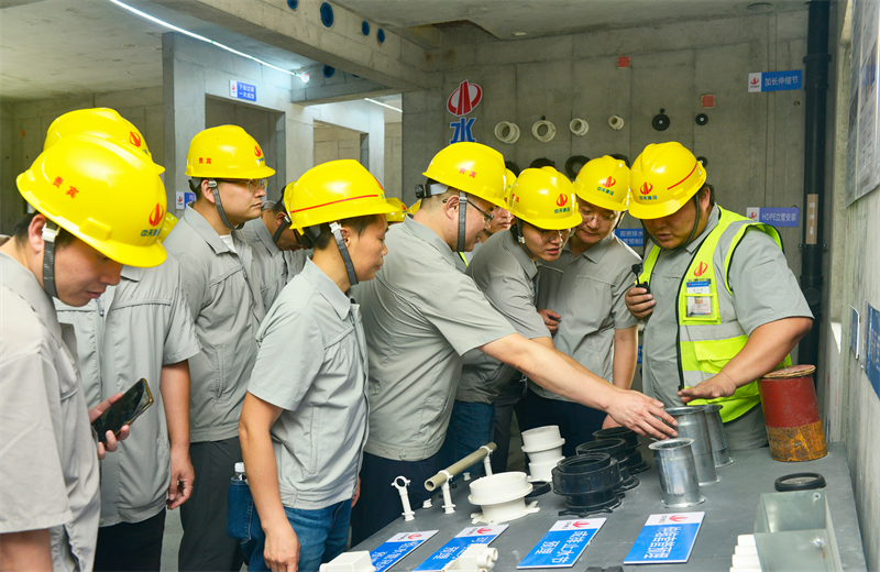 为进一步推进优质客户高效履约，提升交付品质、达成客户满意，2025年6月25日，东升国际建设集团在上海组织召开2025年越秀地产、华润置业客户履约推进会。